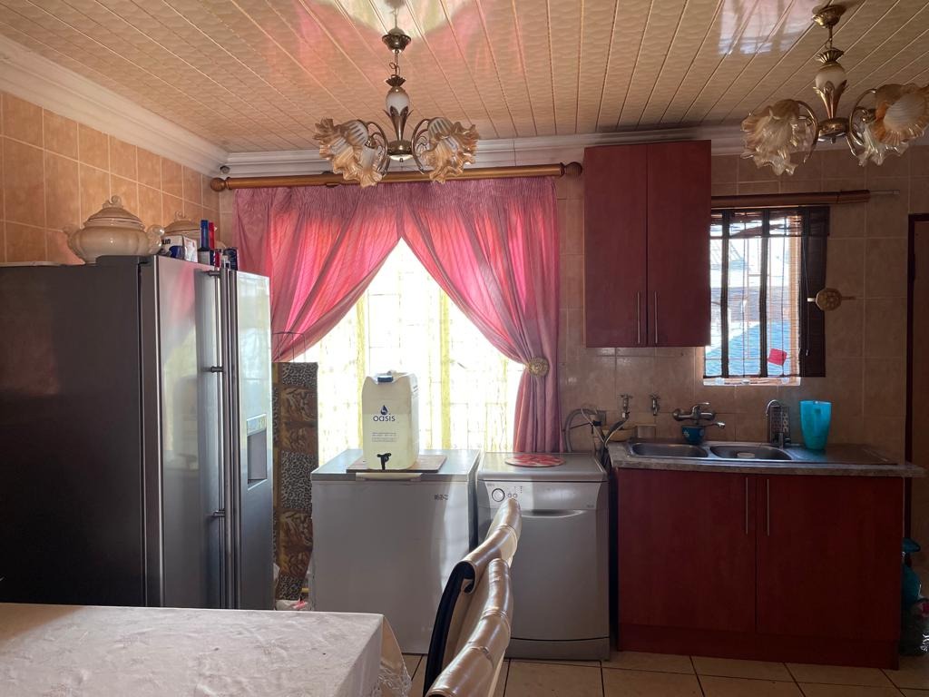 2 Bedroom Property for Sale in Tlhabane West North West